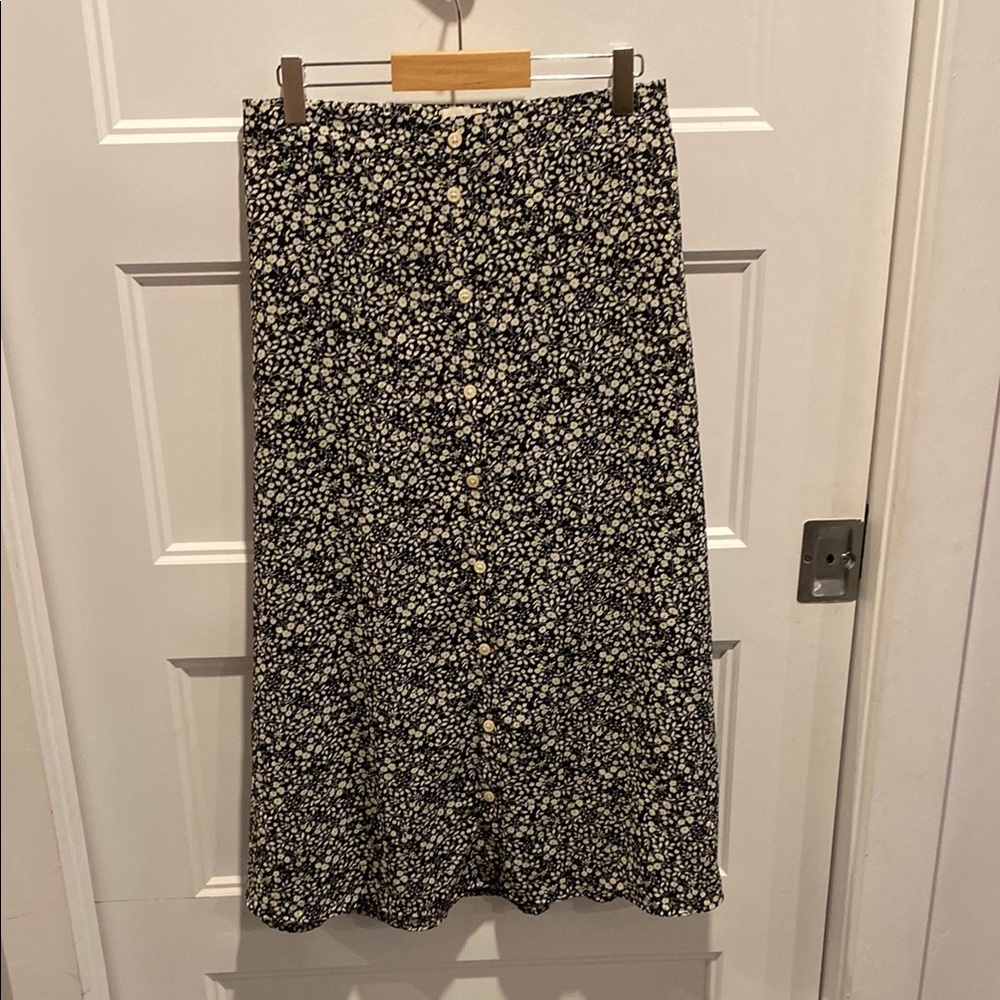 Womance Floral Button-Down Black Skirt